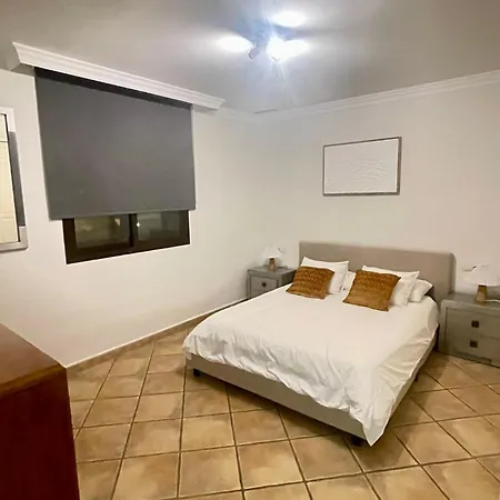 Elegant Near Sea And Port Banus *