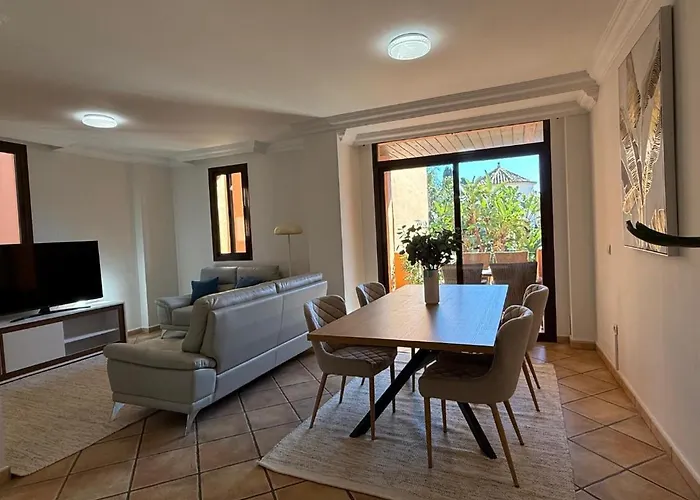 Elegant Near Sea And Port Banus Privatunterkunft *